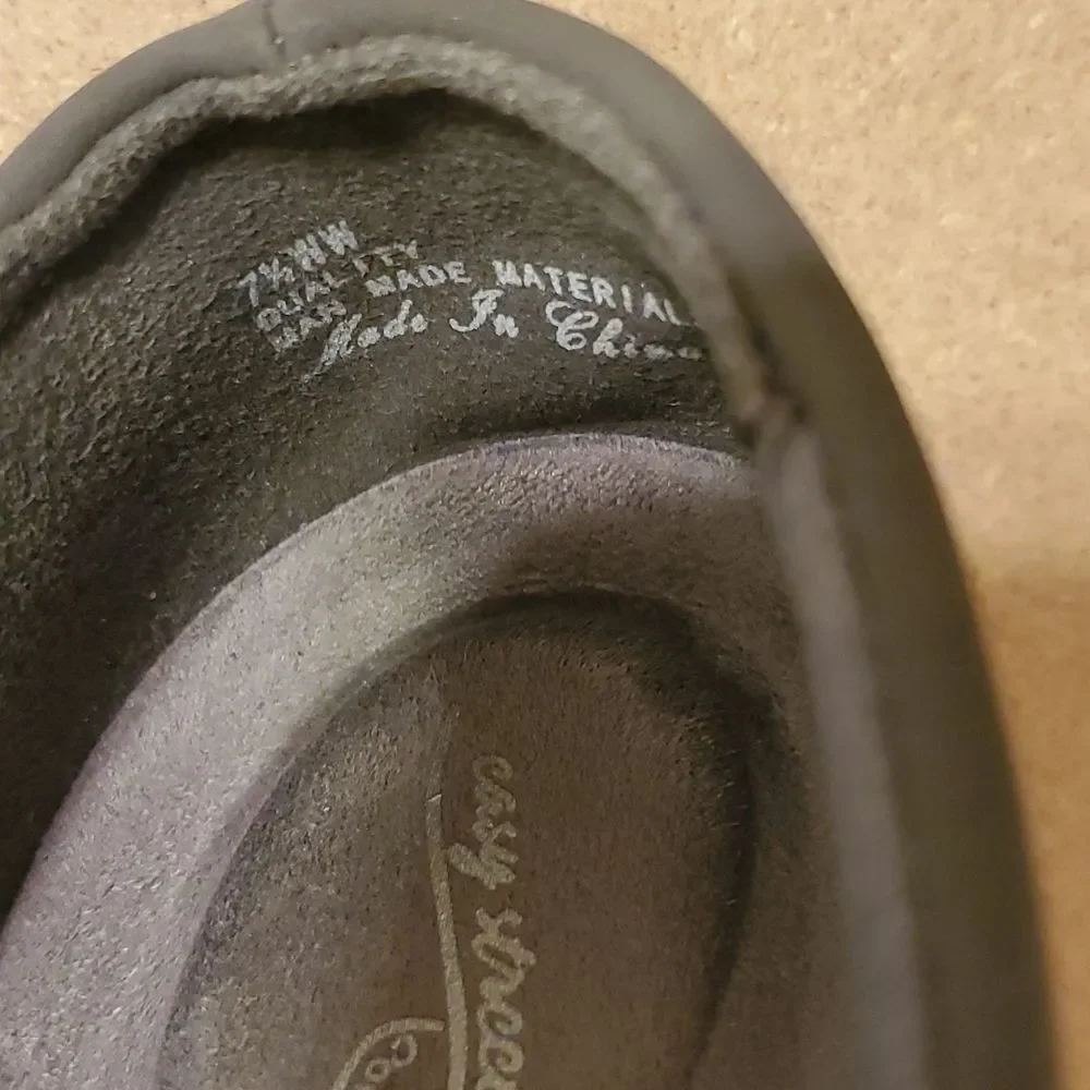 NWOT Easy Street gray ankle booties size 7 1/2 WW